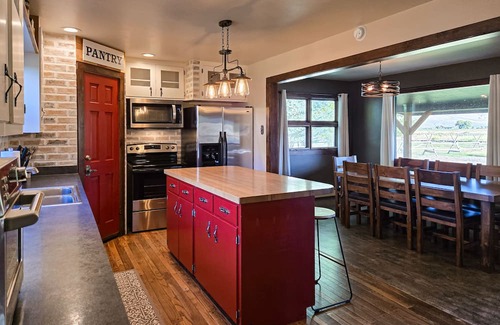 Del Norte Casa | Mountain View Home w/ jetted tub, fire pit, air hockey, foosball near Wolf Creek
