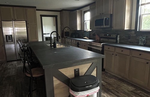 Bouvet Island Casa | Mountain Retreat Near Waterfalls & Hiking Trails – Your Clarkesville Getaway