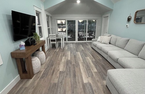 Michigan Center Casa | 3-bedroom Lake Front home in lovely Michigan Center with AC