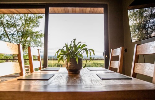 Farndon Cabaña | THE RED HOUSE, pet friendly, luxury holiday cottage in Farndon