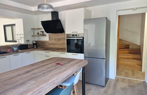 Saint-Nicolas-du-Pelem Casa | Quiet house. Pets welcome.