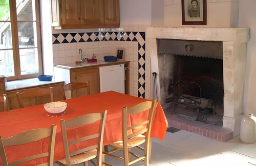 Fresnes Casa | Casa de Vacaciones 'Gîte Des Aulneaux' con Terraza Privada, Jardín Privado y Wi-Fi