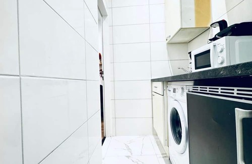 Klosterneuburg Apartamento | Affordable Studio with Kitchen & Private Bath – Central Location