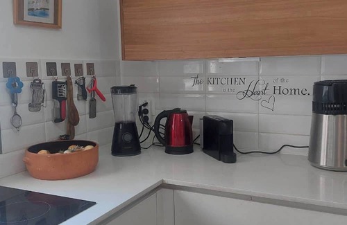 Herzliya Apartamento | Elegant 4-Bedroom Apartment In Herzliya
