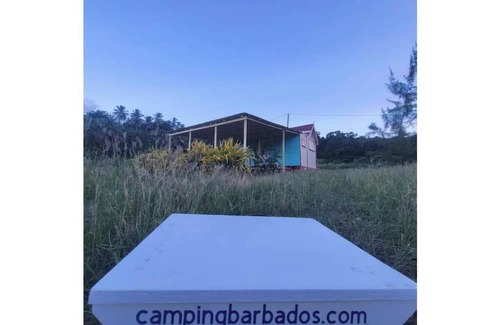 Newcastle Alquiler De RV | Camping Barbados #2 Tent Near The Beach