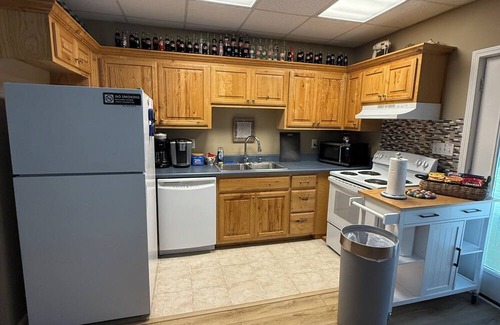 Silver Creek Casa | Mountain View 5 Queen Bedrooms WiFi FirePit BBQ