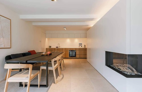 Lichtervelde Casa | Cozy Village Getaway with Garden views & Parking
