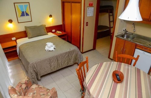 Gramado Hotel | Pousada na Rua Torta, 2 bedrooms, swimming pool, fireplace, with free parking