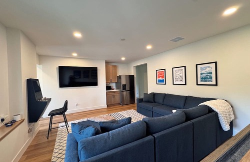 Shelton Casa | Lakefront Retreat - Dock, Golf, Hot Tub & Arcade