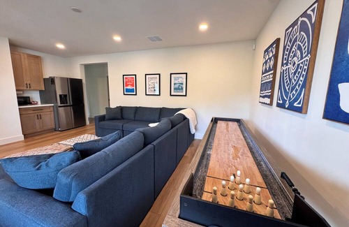 Shelton Casa | Lakefront Retreat - Dock, Golf, Hot Tub & Arcade