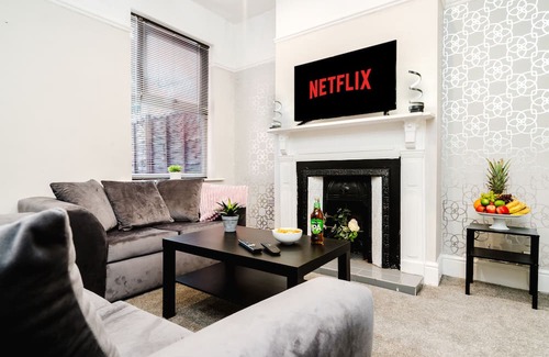 Bloxwich Casa | Cozy 4 bed house in Birmingham for trade stays