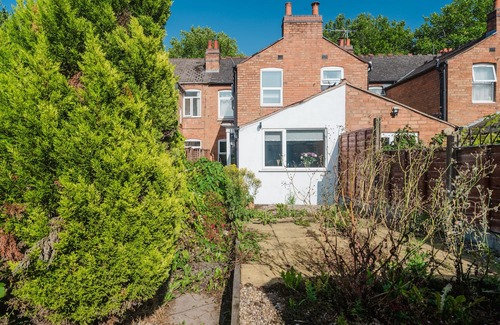 Bloxwich Casa | Cozy 4 bed house in Birmingham for trade stays