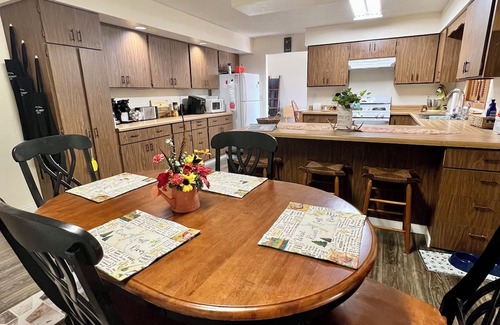 Spink County Casa | Hunting Lodge Outside of Redfield, SD