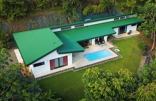 Alfombra Casa | Welcoming 3-bedroom house with amazing valley views