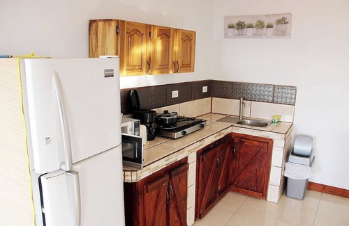 San Isidro Cama Y Desayuno | 22 bed hotel with pool just 20 minutes from Airport