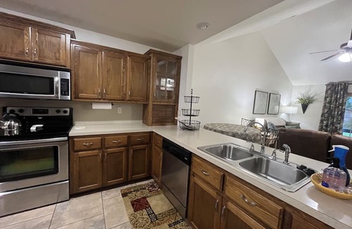 Spiro Casa | Upscale home with high end furnishings and memory foam king bed. 2 car garage