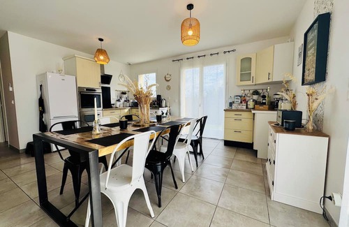 Theuville Casa | Maison Campagne Meublée Tourisme * * * 15 min from Chartres with Jacuzzi