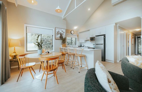 Kangaroo Valley Cabina | Jimmy’s Cabin in Kangaroo Valey. Kangaroos, Kookaburras, sleeps 4!