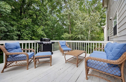 Johns Creek Casa | Elegant 5BR Gym+Pool Table Alpharetta