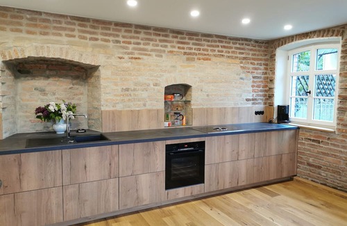 Presseck Casa | Holiday Home 'Alte Schlosserei' with Private Terrace, Private Garden and Wi-Fi