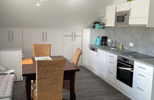 Lennestadt Apartamento | Vacation apartment with large roof terrace overlooking the greenery on the edge of the forest