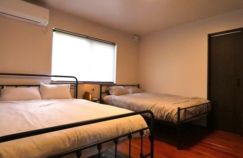 Setouchi Complejo | Hoshiyadori is a guesthouse located at the southernmost tip of Amami Oshima, a remote island in Japan. After swimming with sea turtles on the beach in front of you, enjoy a barbecue under the stars!
