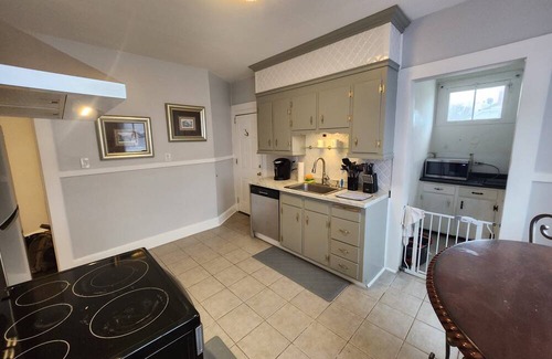 Central Manchester Apartamento | 3-bedroom, 1st floor unit in a beautiful victorian era multifamily home.