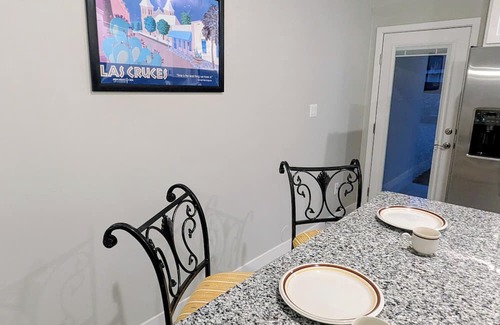 Las Cruces Casa | Modern 2BR/2BA + Office Home Walk to Red Hawk Golf Club, Near NMSU & White Sands