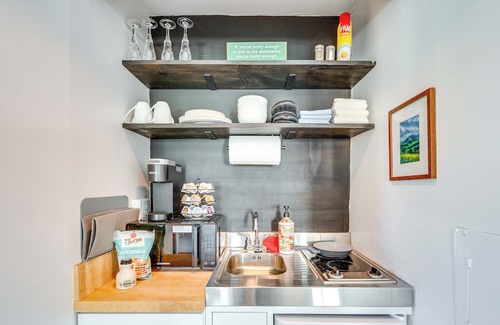 Waterbury Apartamento | 15 Mi to Stowe Mountain Resort: Main Street Studio