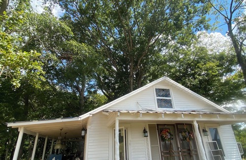 Edmonton Cabaña | PossumLOVE House in the Country charm peace& tranquility