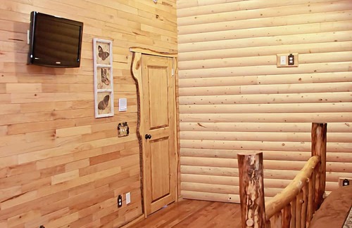 Pecks Mill Cabina | Deluxe 4 Bedroom Log Cabin