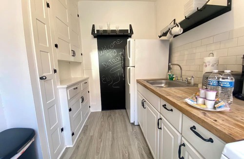 Detroit Apartamento | Long-Term Haven Ideal for Nurses & Travelers