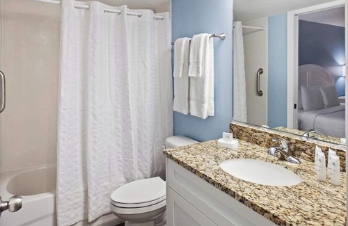 Ormond Beach Hotel | Atlantic View 1BR w/Kitchen, Pool, and Easy Access to Sun, Sand, and Dining