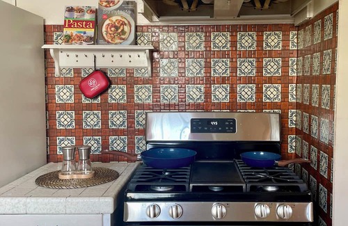 North Central Casa | Zen Modern 2QueenBed/1Ba Home w/Fiber Internet + Dedicated Workspace + Patio