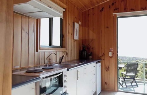 Bicheno Cabina | Panorama Cabin - a cosy shack + an unreal view (B)