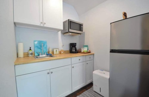 Soquel Cabina | The Coastal Redwood Cabin - Peaceful, serene, with private creek! Dog OK!