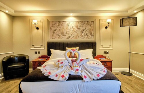 Tyndrum Hotel | Highland Getaway l Garden Strolls and Nearby Outdoor Adventures