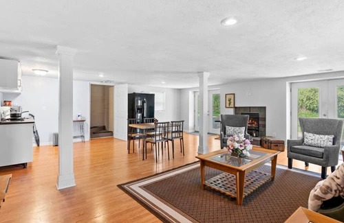 Lansing Casa | Serene Home on Grand River