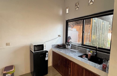 Sekotong Barat Villa | Sasak House:Private BeachFront Home