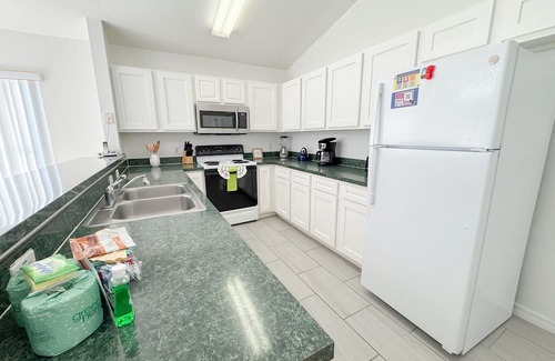 Bridgewater Crossing Casa | Recently Renovated Pool Home Near WDW