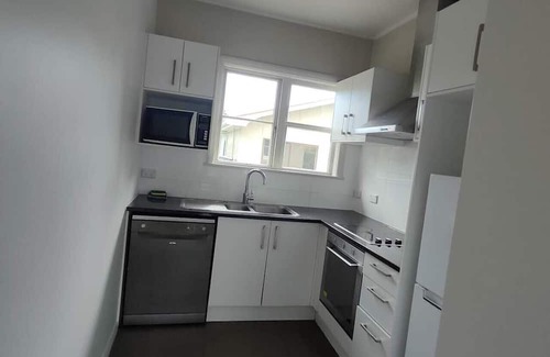 Mount Albert Casa | 7 Beds including 4 Double Beds, 1 Single Bed, 2 Double Sofa Beds, 8 Renton Road, Mt Albert, Auckland