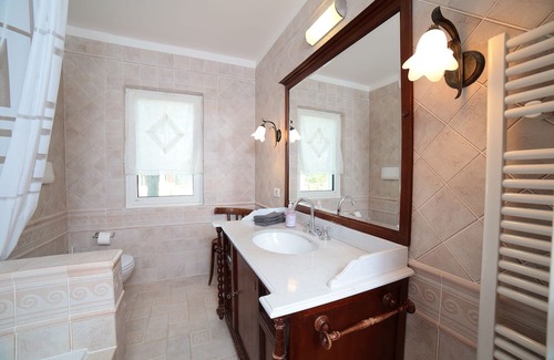 Palazzolo dello Stella Cama Y Desayuno | Farmhouse B&B with swimming pool "Loggia degli Artisti" - 2 rooms: Suite Exclusive