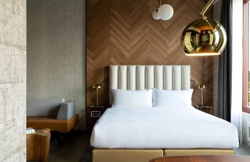 Kralingen-Crooswijk Hotel | Modern Comfort in Rotterdam Near Shops, Nightlife & Cultural Sights - 4 Units
