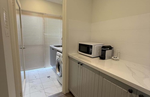 Brabham Casa | A beautiful 4x2 home on the Swan Valley door stop. Light and airy, 2 living rooms, separate laundry, large fully fenced backyard for the kids run around. Quiet street, walking distance to shops.