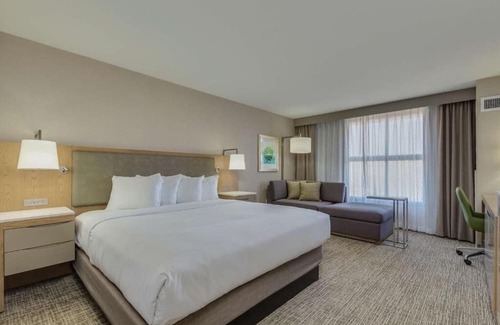 Chandler Hotel | Relax and Unwind in a Beautiful Chandler Suite, Minutes from Downtown Phoenix
