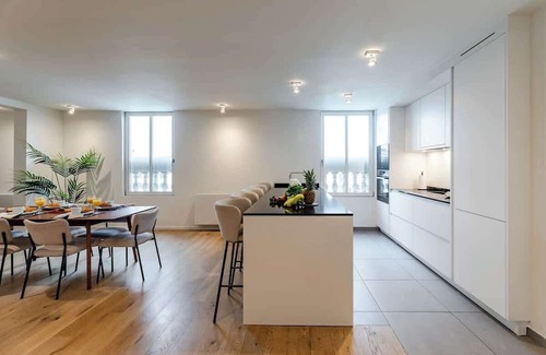 Etterbeek Apartamento | Luxury Penthouse with Panoramic Views 3BR