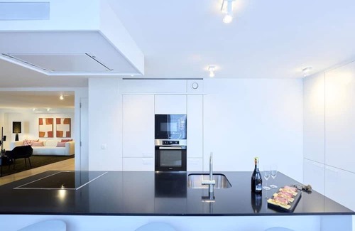 Etterbeek Apartamento | Luxury Penthouse with Panoramic Views Downtown 3BR