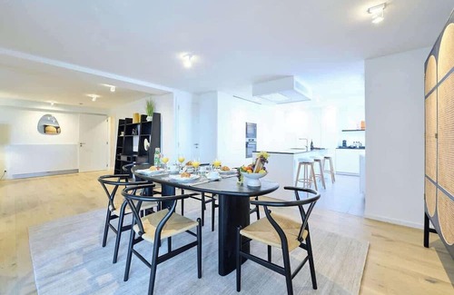 Etterbeek Apartamento | Luxury Penthouse with Panoramic Views Downtown 3BR