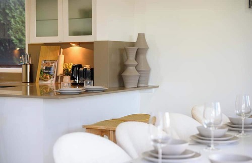 Tascott Casa | Stunning 4BR Home with Pool & Water Views