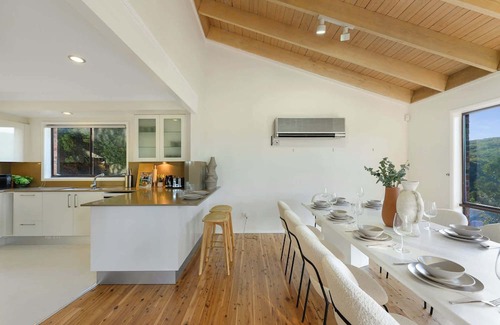Tascott Casa | Stunning 4BR Home with Pool & Water Views